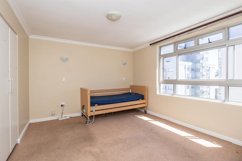 3 Bedroom Property for Sale in Sea Point Western Cape